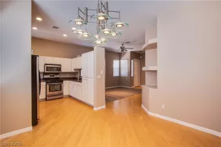 Photo #5: 2213321 Listing 
