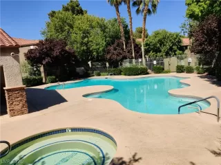 Photo #4: 2213369 Listing