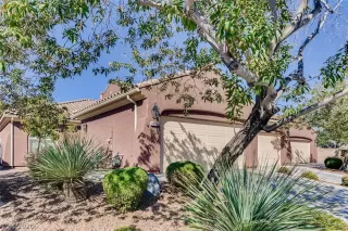 Photo #1: 2213405 Listing