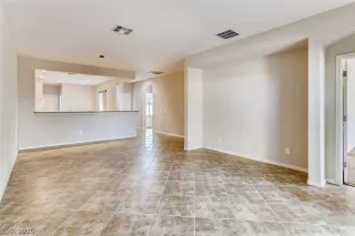 Photo #4: 2213405 Listing
