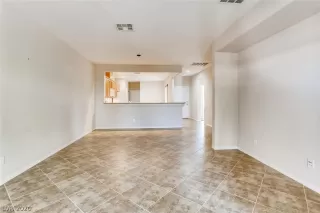 Photo #5: 2213405 Listing