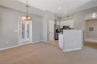 Photo #6: 2213422 Listing