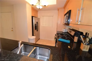 Photo #5: 2213429 Listing 