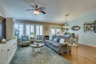 Photo #2: 2213430 Listing