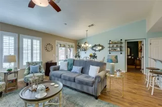 Photo #5: 2213430 Listing