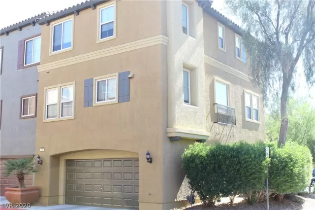 MLS: 2213547 Condo For Sale