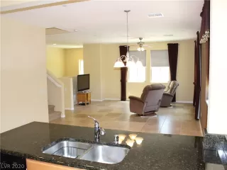 Photo #4: 2213547 Listing