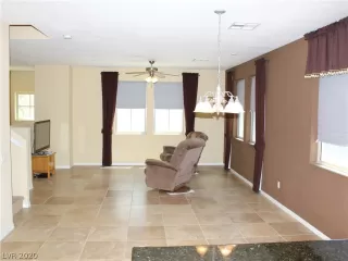 Photo #5: 2213547 Listing