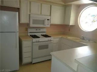 Photo #1: 2213629 Listing 