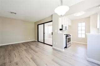 Photo #1: 2213654 Listing