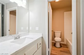 Photo #2: 2213654 Listing