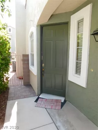 Photo #3: 2213678 Listing