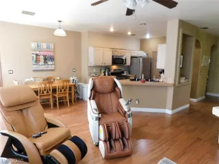 Photo #5: 2213678 Listing