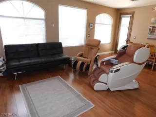 Photo #6: 2213678 Listing