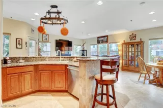 Photo #4: 2213712 Listing