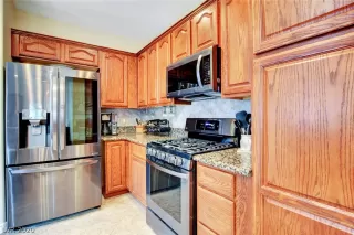 Photo #5: 2213712 Listing