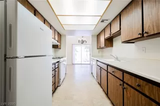 Photo #2: 2213715 Listing