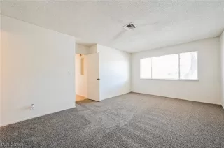 Photo #4: 2213715 Listing