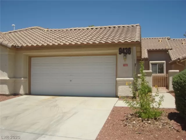 MLS: 2213721 Condo For Sale