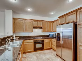 Photo #2: 2213736 Listing