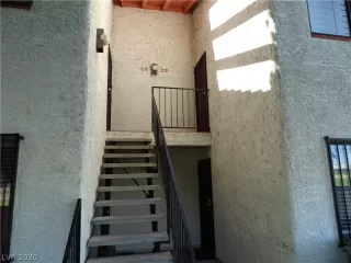 Photo #1: 2213738 Listing 