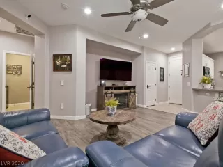 Photo #5: 2213760 Listing