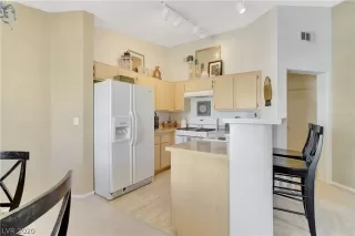 Photo #4: 2213764 Listing