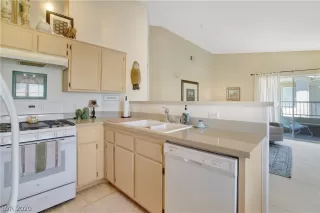 Photo #5: 2213764 Listing