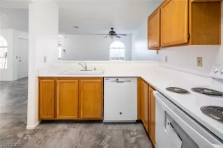 Photo #2: 2213825 Listing