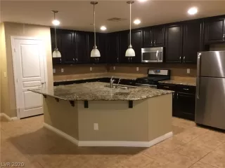 Photo #4: 2213894 Listing 