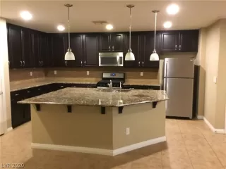 Photo #5: 2213894 Listing 