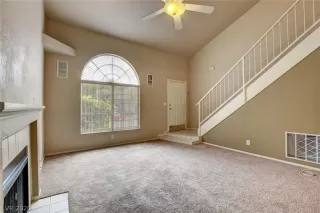 Photo #5: 2213899 Listing