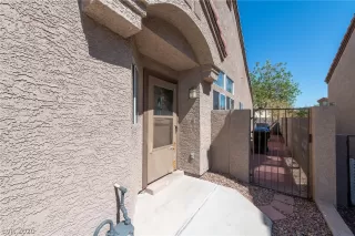 Photo #3: 2213917 Listing