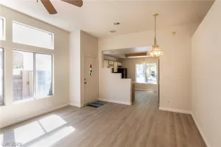 Photo #5: 2213917 Listing