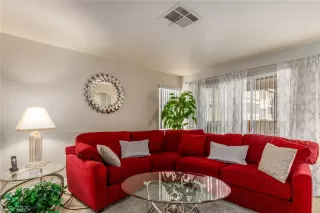 Photo #3: 2213925 Listing