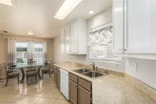 Photo #6: 2213925 Listing