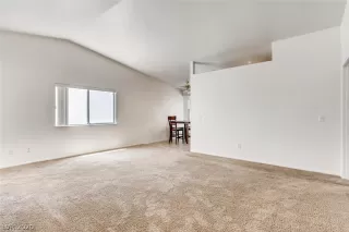 Photo #1: 2213936 Listing