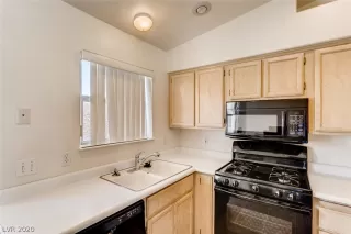 Photo #3: 2213936 Listing