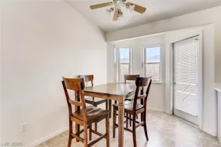 Photo #4: 2213936 Listing