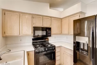 Photo #5: 2213936 Listing