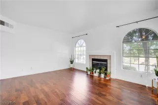 Photo #3: 2213941 Listing 