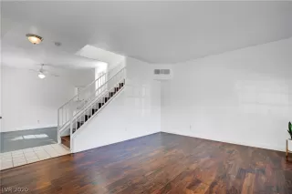 Photo #6: 2213941 Listing 