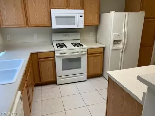 Photo #2: 2214041 Listing 