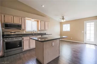 Photo #6: 2214090 Listing 