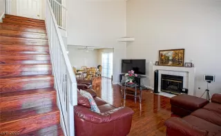 Photo #3: 2214128 Listing