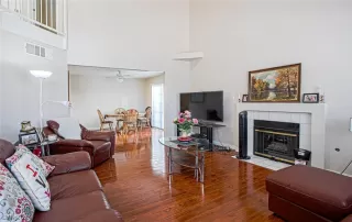 Photo #4: 2214128 Listing