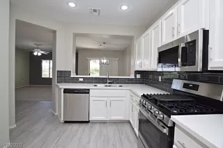 Photo #3: 2214158 Listing 