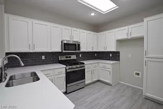 Photo #5: 2214158 Listing 