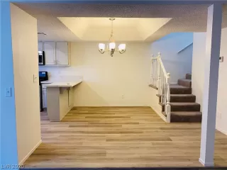 Photo #6: 2214208 Listing