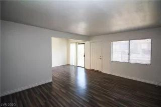 Photo #4: 2214211 Listing